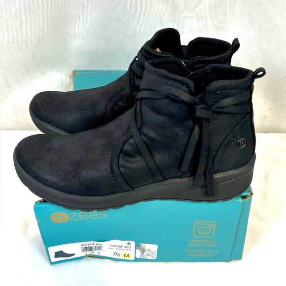 New Bzees Womens Black Gusto Faux Suede Ankle Booties / Sz 7 1/2 - Picture 1 of 11